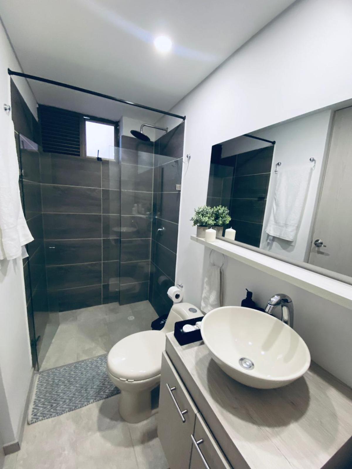 Apartment Parque Provenza And Lleras Minutes Away