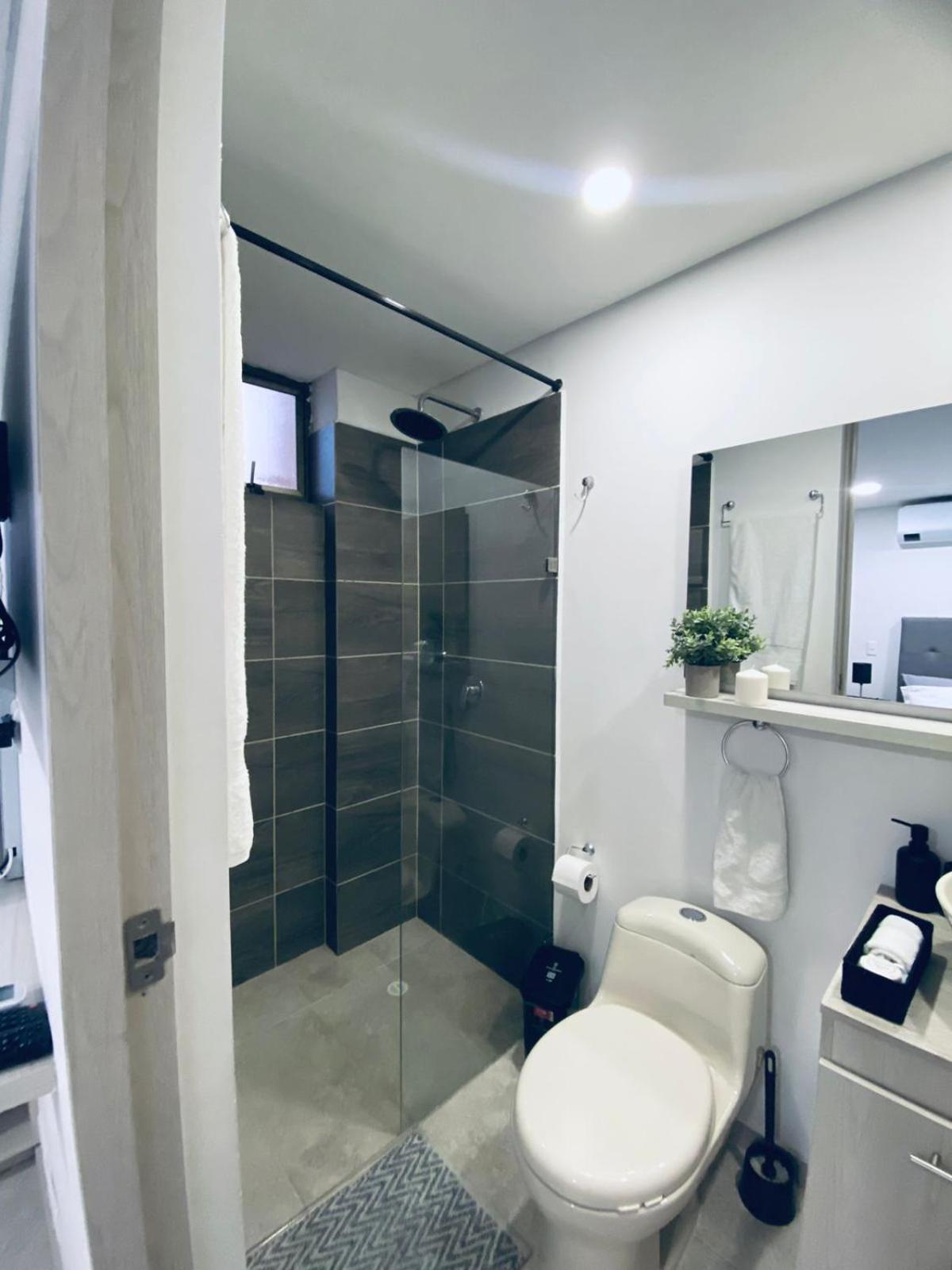 Apartment Parque Provenza And Lleras Minutes Away