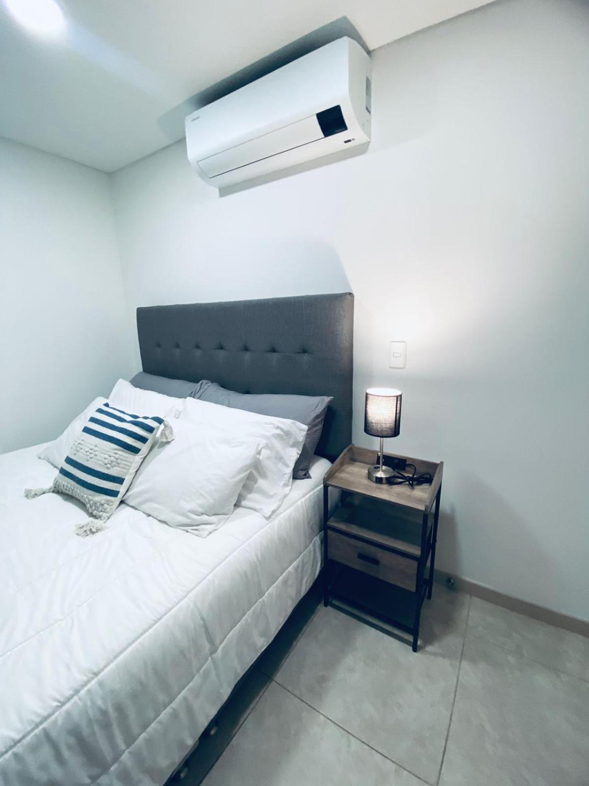 Apartment Parque Provenza And Lleras Minutes Away