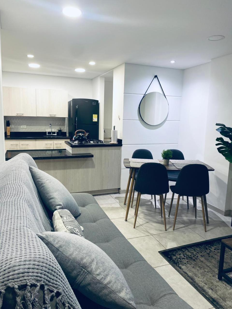 Apartment Parque Provenza And Lleras Minutes Away *